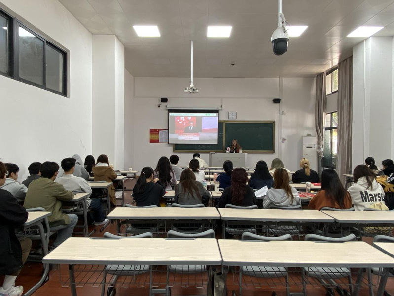 教育科学学院开展“宪法宣传周”...